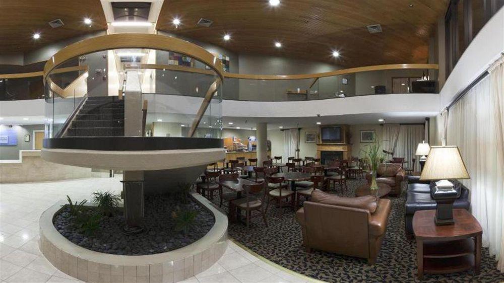 Holiday Inn Express Detroit-Warren/General Motors Technology Center By Ihg מראה חיצוני תמונה