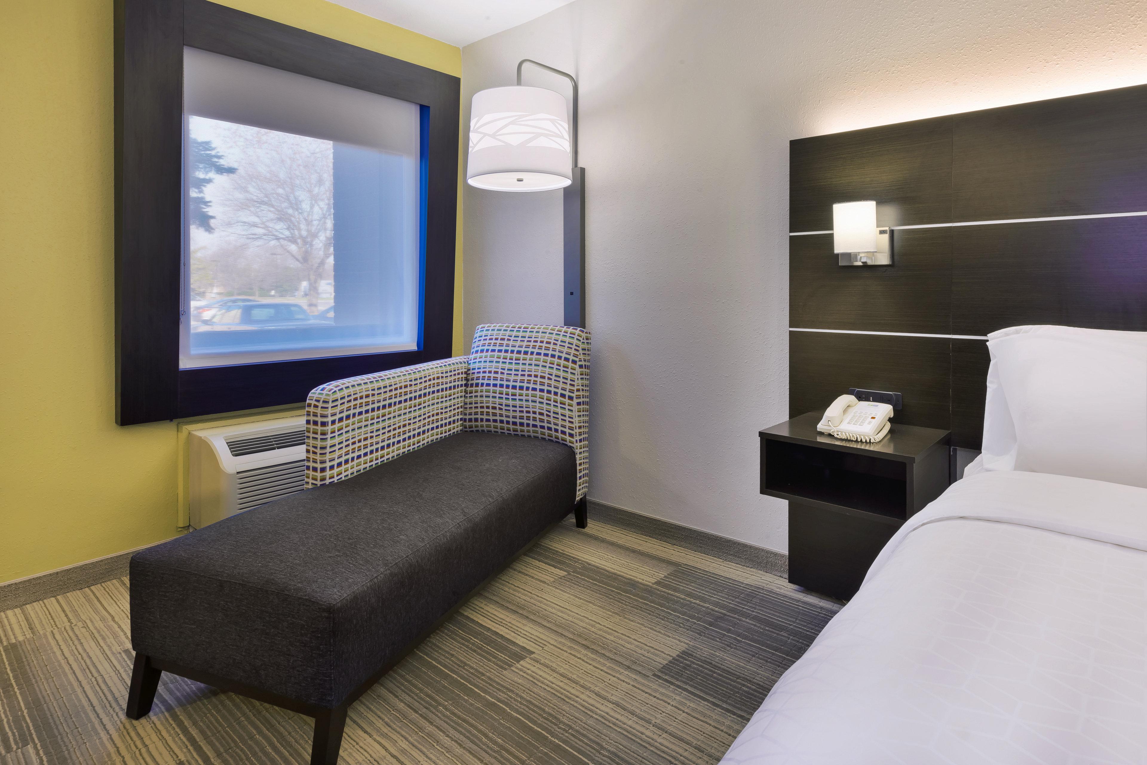 Holiday Inn Express Detroit-Warren/General Motors Technology Center By Ihg מראה חיצוני תמונה