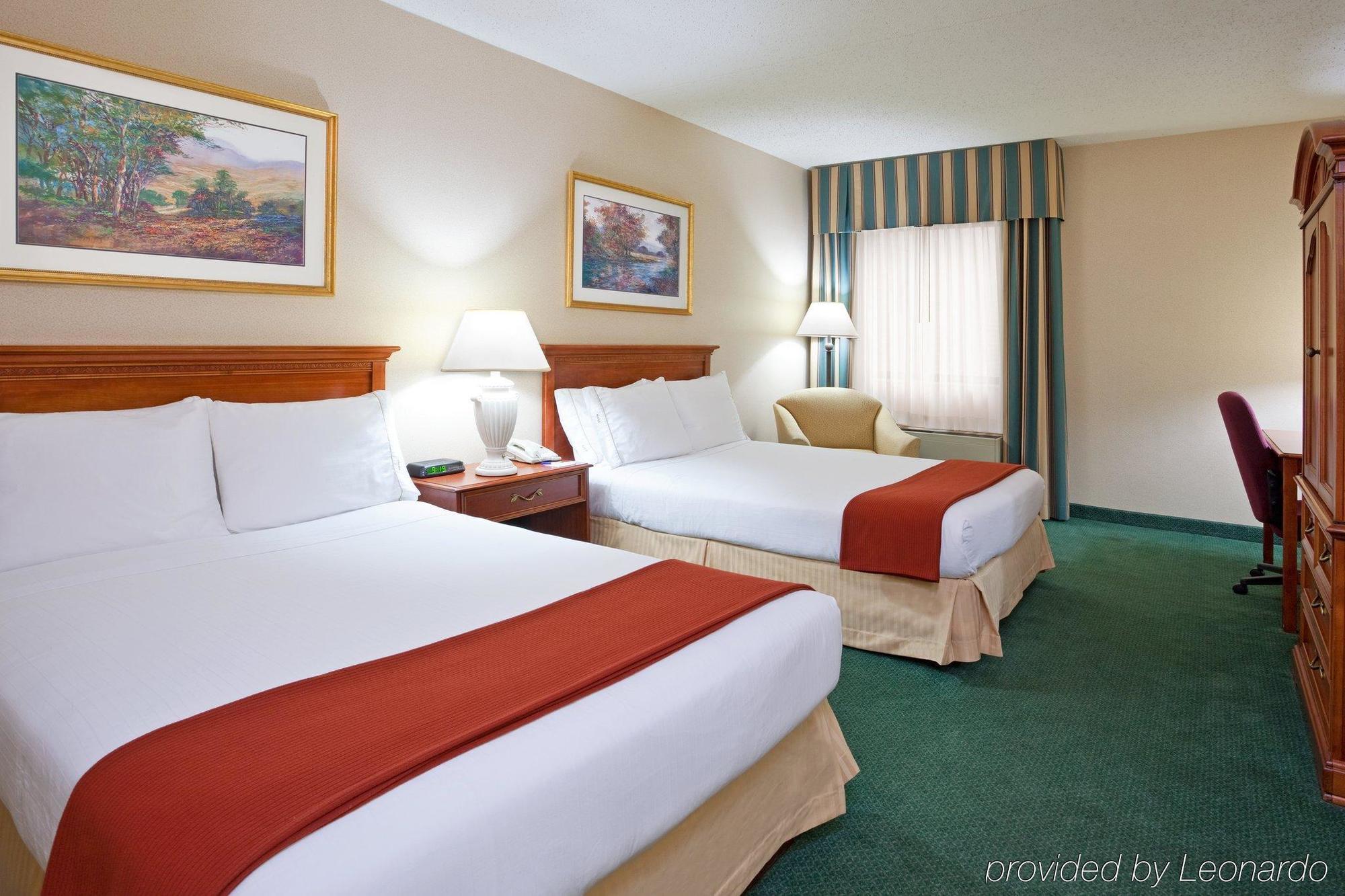 Holiday Inn Express Detroit-Warren/General Motors Technology Center By Ihg מראה חיצוני תמונה