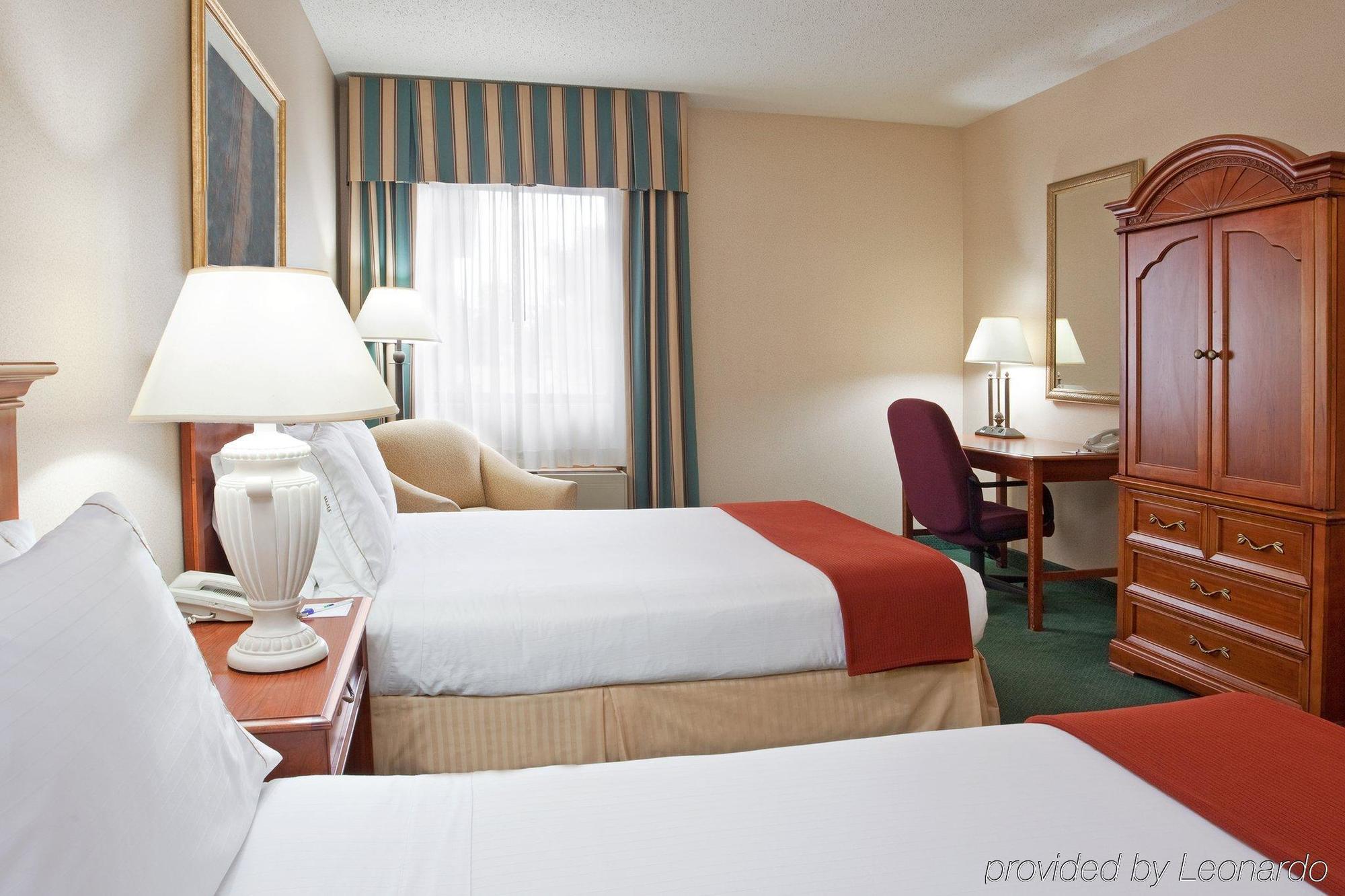 Holiday Inn Express Detroit-Warren/General Motors Technology Center By Ihg חדר תמונה