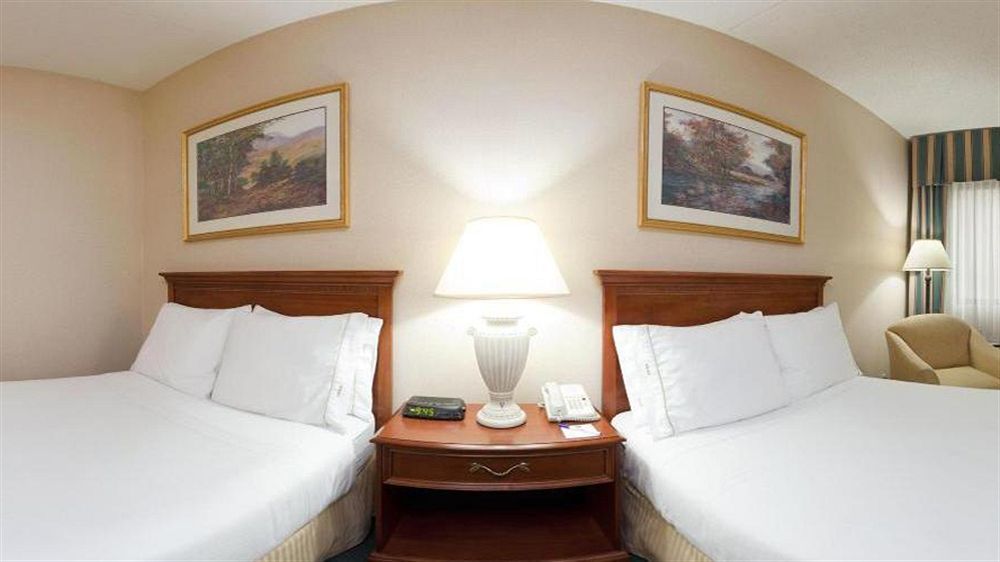 Holiday Inn Express Detroit-Warren/General Motors Technology Center By Ihg מראה חיצוני תמונה
