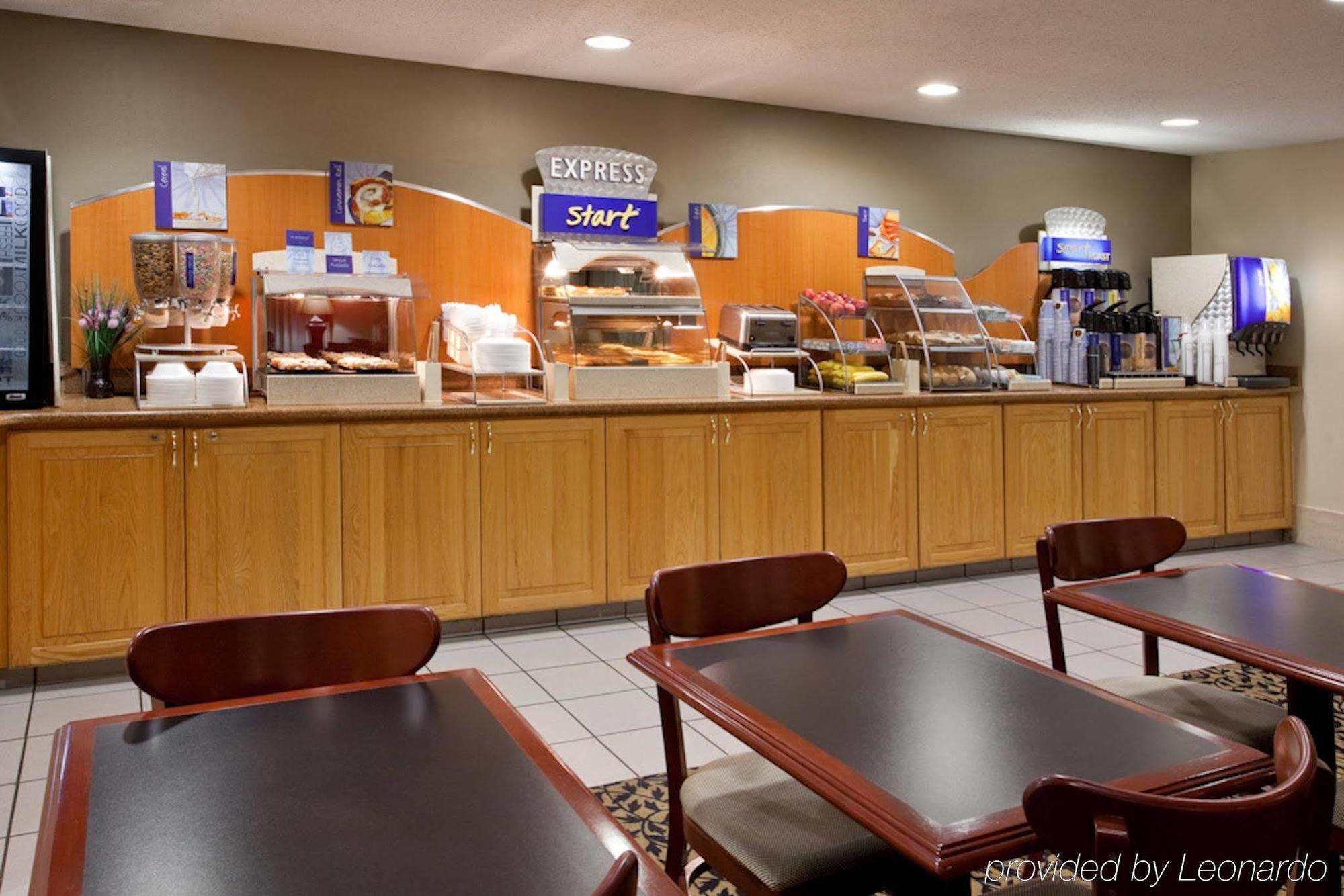 Holiday Inn Express Detroit-Warren/General Motors Technology Center By Ihg מסעדה תמונה