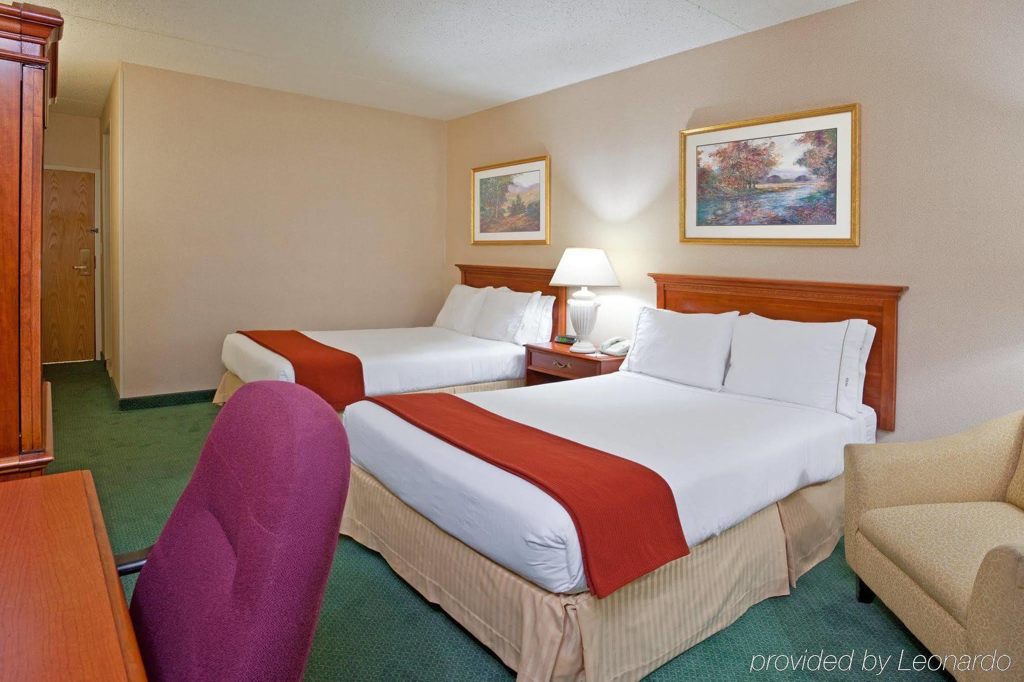 Holiday Inn Express Detroit-Warren/General Motors Technology Center By Ihg מראה חיצוני תמונה