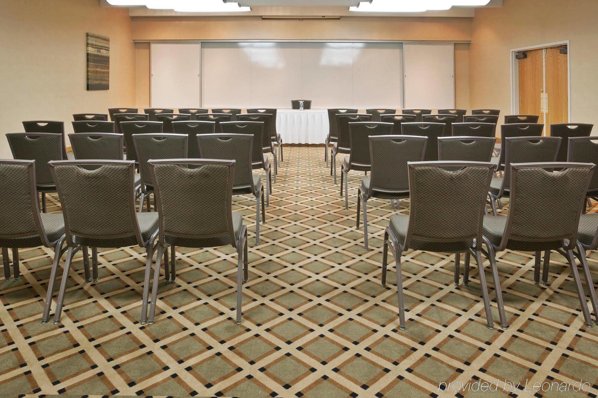 Holiday Inn Express Detroit-Warren/General Motors Technology Center By Ihg מראה חיצוני תמונה